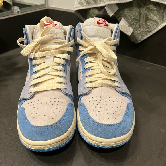 Nike Air Jordan 1 Zoom - Picture 2 of 6